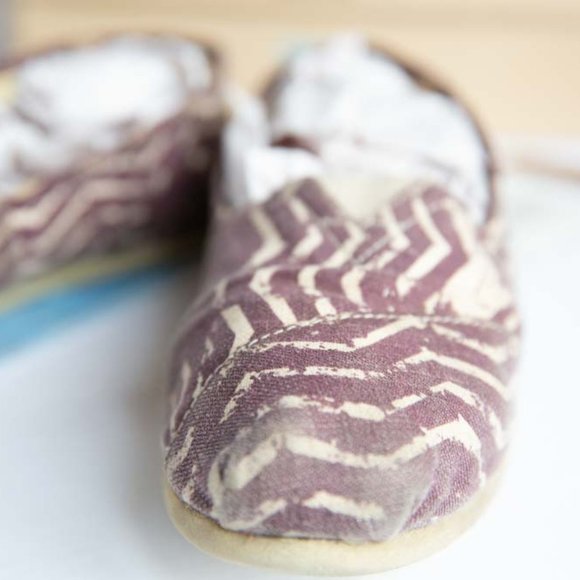 Gently used TOMS - Picture 10 of 12